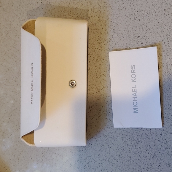 🤍 Michael Kors Glasses Hard Case - Picture 4 of 6